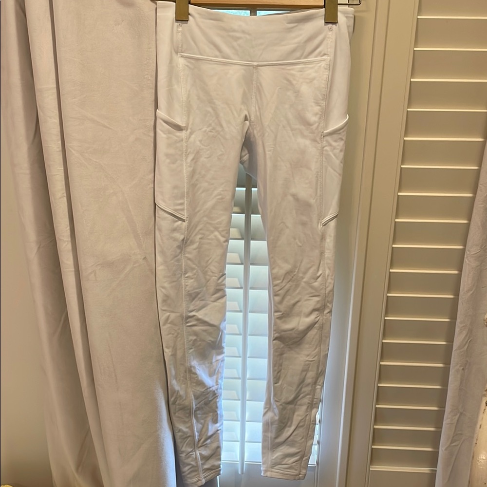 White Lululemon Leggings with pockets and back zipper